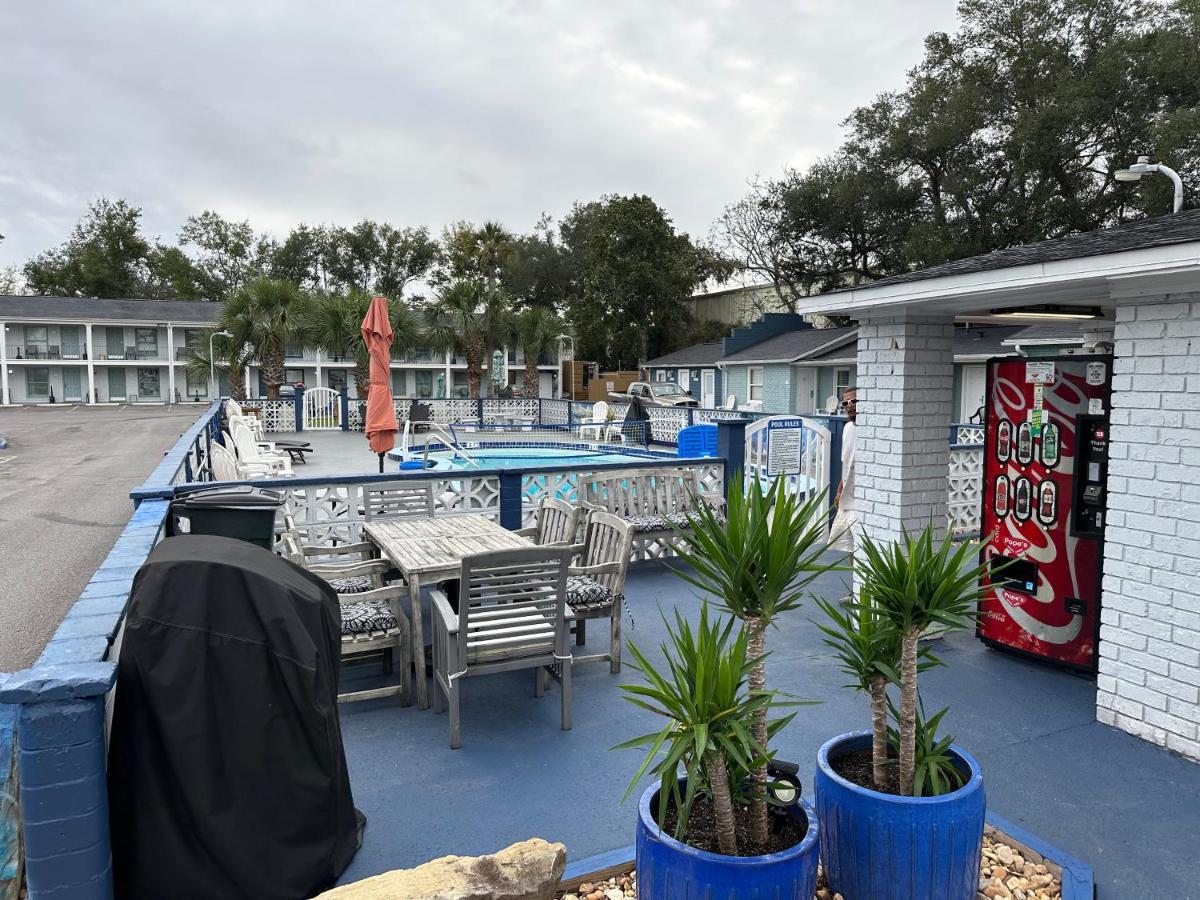 Gulf Coast Inn Gulf Breeze Exterior foto